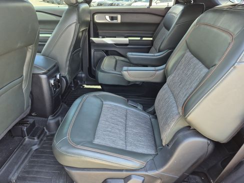 Used 2022 Ford Explorer Timberline w/ Timberline Technology Package AWD/4WD image 17