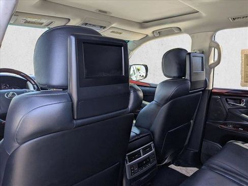 Used 2015 Lexus LX 570 4WD w/ Luxury Package image 21