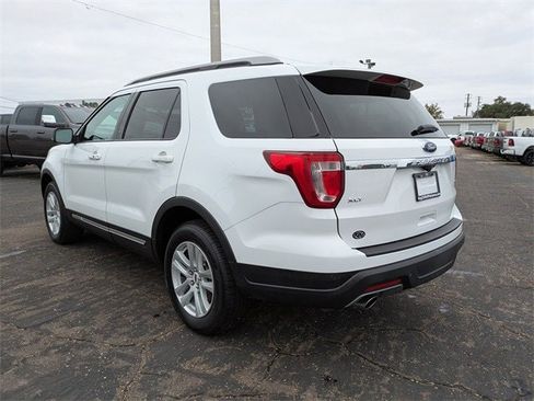Used 2019 Ford Explorer XLT w/ Equipment Group 201A image 6