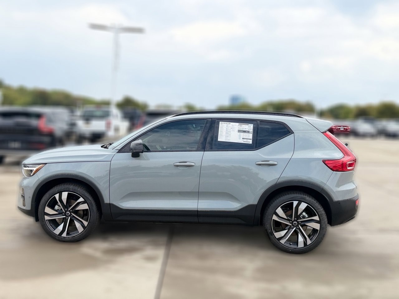 New 2026 Volvo XC40 B5 Ultra w/ Protection Package Premier AWD/4WD image 9