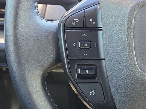 Used 2024 Toyota Prius LE image 21