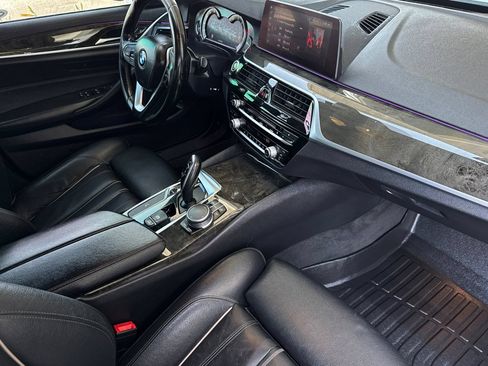 Used 2019 BMW 530i w/ Convenience Package RWD image 17