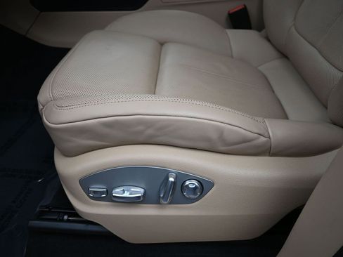 Used 2025 Porsche Macan image 7