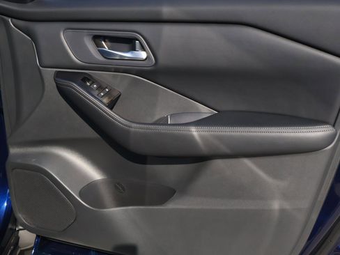 Used 2026 Nissan Rogue SV w/ Cold Weather Package FWD image 15