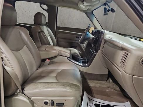 Used 2003 GMC Yukon XL Denali image 19