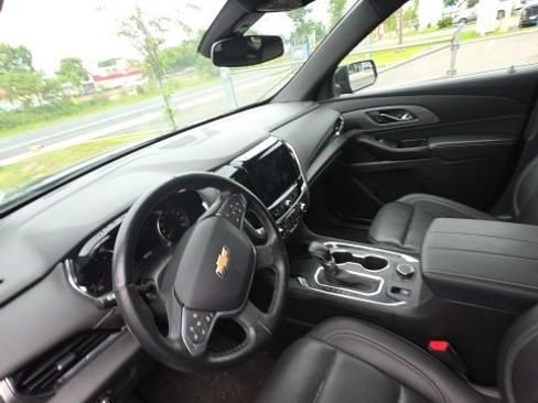 Used 2023 Chevrolet Traverse LT AWD/4WD image 2