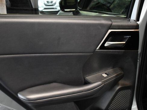 Used 2024 Mitsubishi Outlander SE AWD/4WD image 21