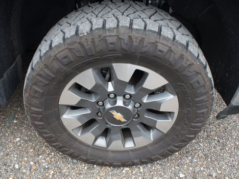 Used 2025 Chevrolet Silverado 2500 LT w/ All Star Edition AWD/4WD image 4