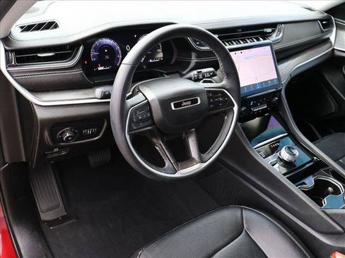 Used 2023 Jeep Grand Cherokee Limited w/ Luxury Tech Group II AWD/4WD image 10