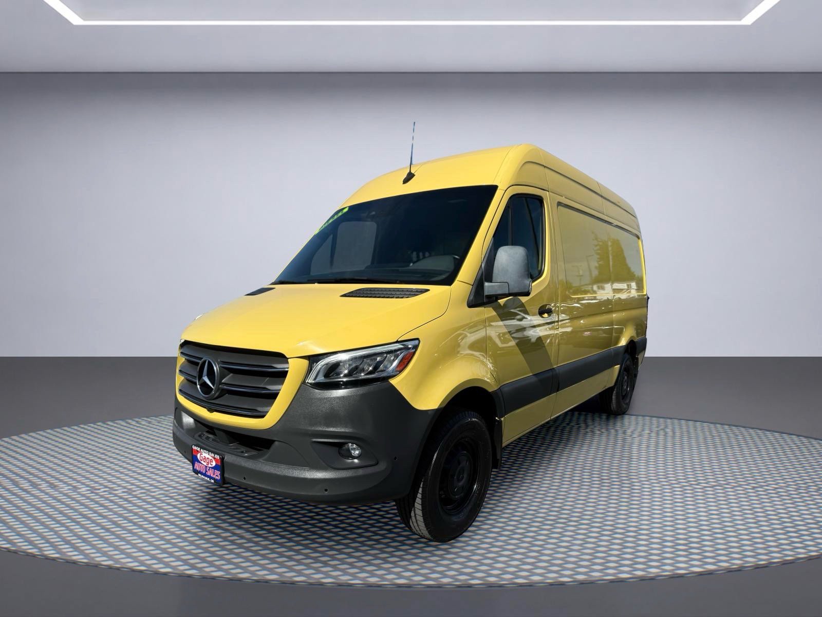 Used 2021 Mercedes-Benz Sprinter 1500 image 2