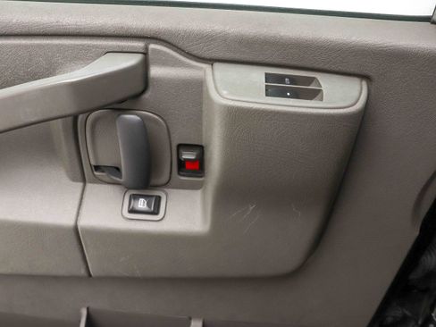 Used 2017 Chevrolet Express 2500 LS RWD image 18