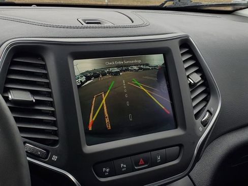 Used 2023 Jeep Cherokee Altitude Lux image 20