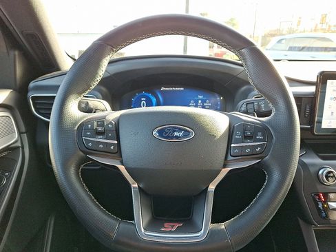 Used 2020 Ford Explorer ST image 21