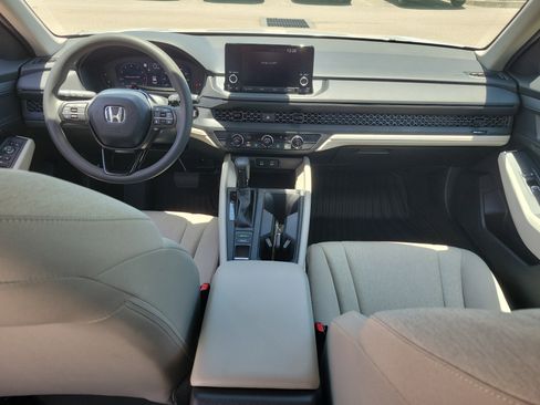 Used 2025 Honda Accord LX image 17