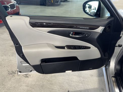 Used 2014 Lexus LS 460 image 17