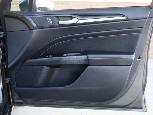 Used 2020 Ford Fusion Titanium FWD image 23