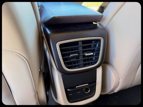 Used 2017 Lincoln MKX Reserve image 22