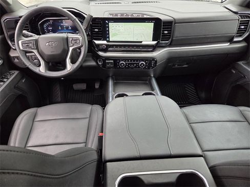 Used 2025 Chevrolet Silverado 2500 LTZ w/ Trail Boss Package image 16