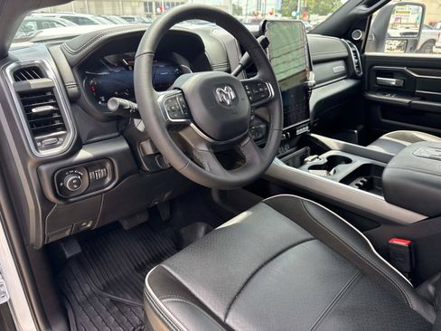 Used 2026 RAM 2500 Laramie AWD/4WD image 17