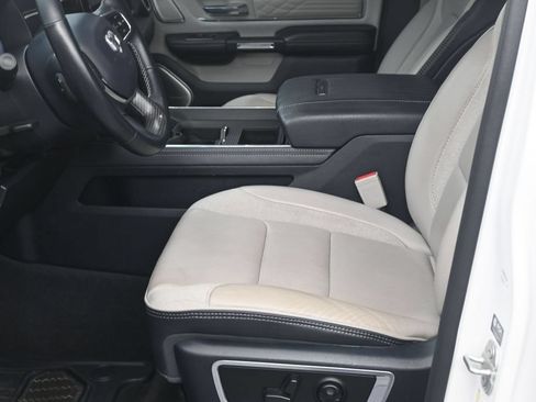 Used 2024 RAM 1500 Limited AWD/4WD image 10
