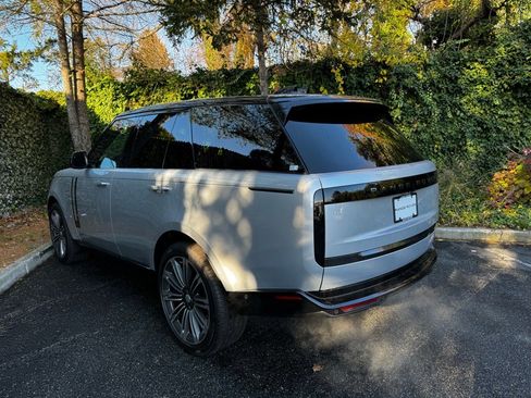 New 2025 Land Rover Range Rover SE image 5