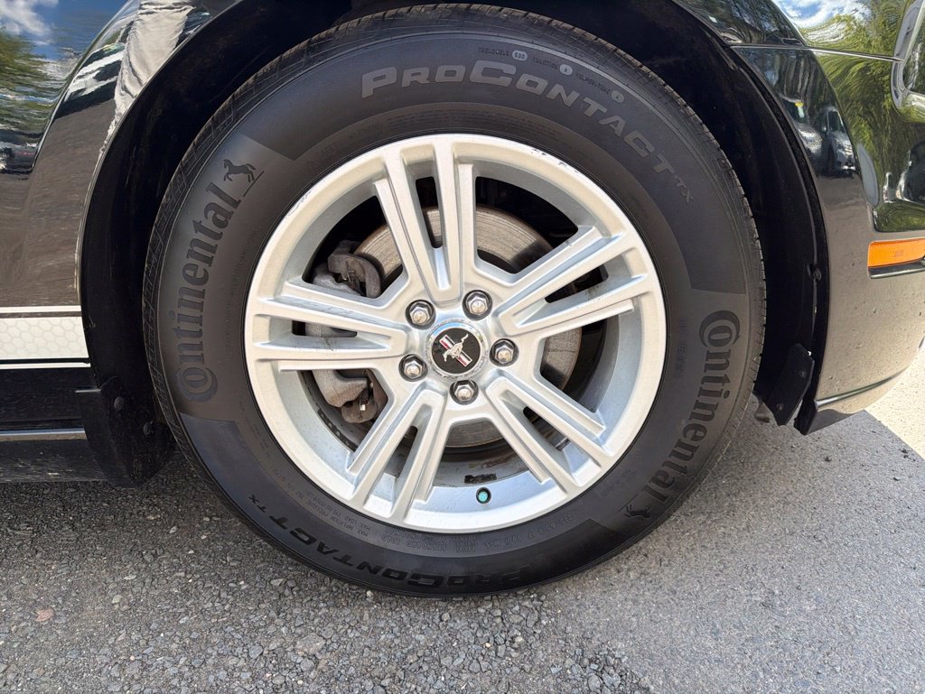 Used 2014 Ford Mustang Convertible RWD image 13