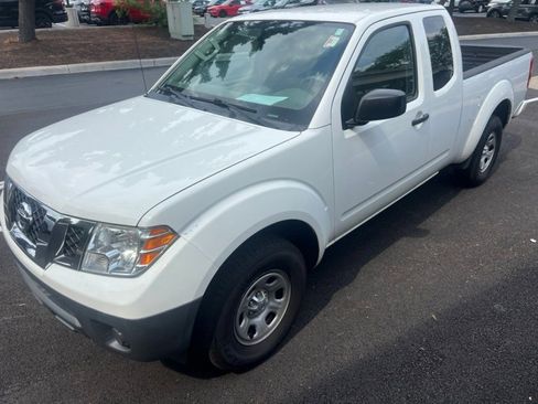 Used 2018 Nissan Frontier S RWD image 4