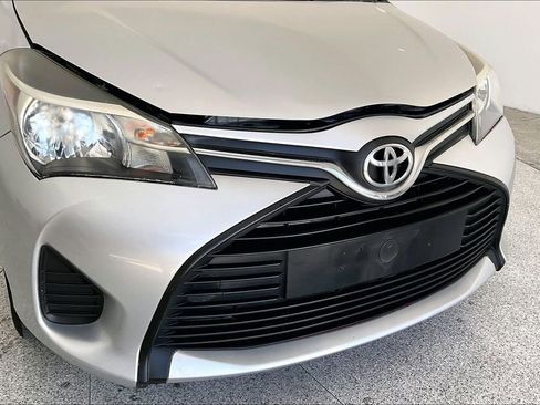Used 2016 Toyota Yaris L image 32