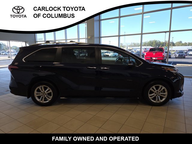 Used 2022 Toyota Sienna Platinum AWD/4WD image 7