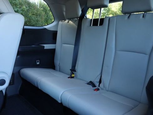 Used 2025 Toyota Grand Highlander XLE image 10