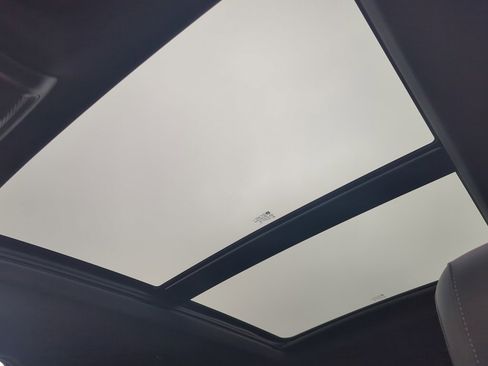 Used 2025 Cadillac XT6 Premium Luxury image 18