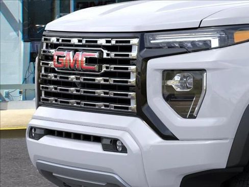 New 2026 GMC Canyon Denali image 13