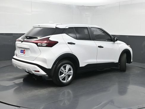Used 2025 Nissan Kicks Play S FWD image 21