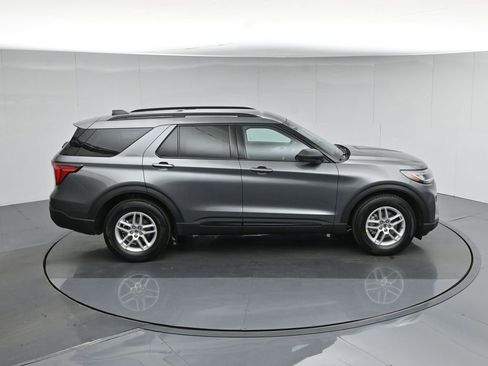 New 2026 Ford Explorer Active RWD image 38