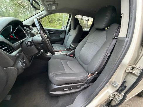Used 2014 Chevrolet Traverse LT FWD image 18