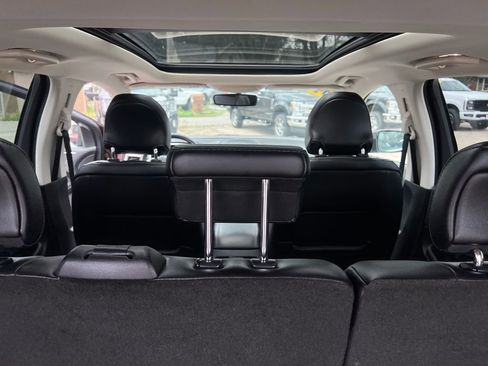 Used 2018 Ford Edge Titanium w/ Equipment Group 301A AWD/4WD image 23