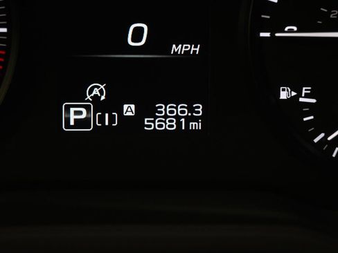 Certified 2025 Subaru Crosstrek 2.0i image 25