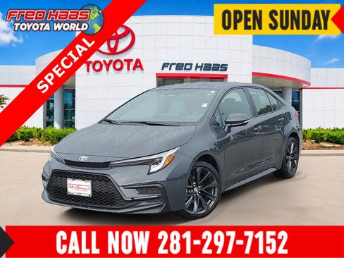 Used 2025 Toyota Corolla SE FWD image 1