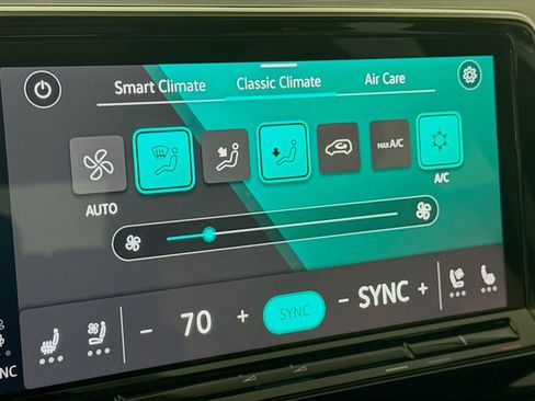 Certified 2024 Volkswagen Atlas Cross Sport SEL R-Line image 20