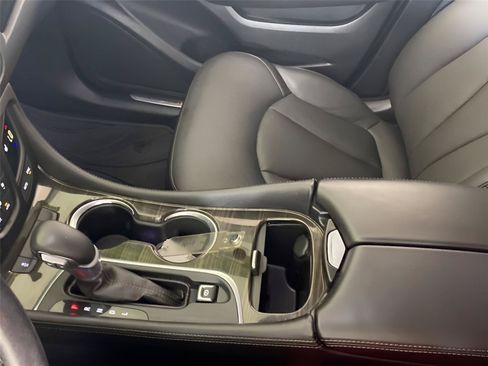 Used 2019 Buick Envision Essence AWD/4WD image 16