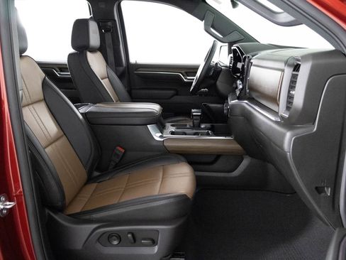 Used 2024 Chevrolet Silverado 1500 High Country w/ High Country Premium Package image 42