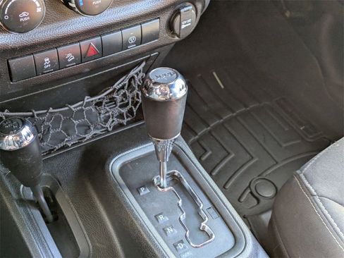 Used 2017 Jeep Wrangler Unlimited Sahara w/ Connectivity Group image 22