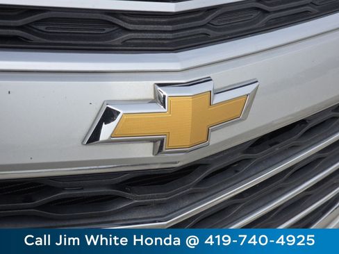 Used 2016 Chevrolet Equinox LTZ w/ Enhanced Convenience Package image 14