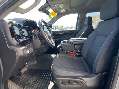 Used 2024 GMC Sierra 1500 SLE image 12