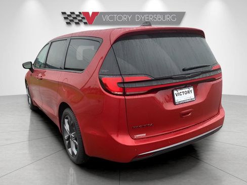 New 2026 Chrysler Pacifica Select FWD image 6
