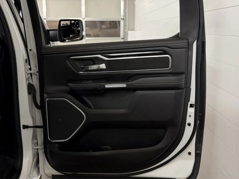 Used 2019 RAM 1500 Laramie AWD/4WD image 40