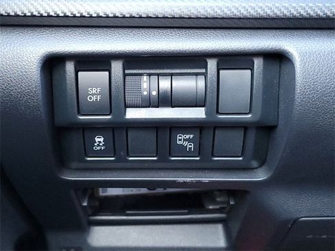 Used 2019 Subaru Crosstrek 2.0i Premium w/ Eyesight System image 29