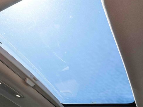 Used 2022 GMC Acadia Denali w/ Denali Ultimate Package image 17