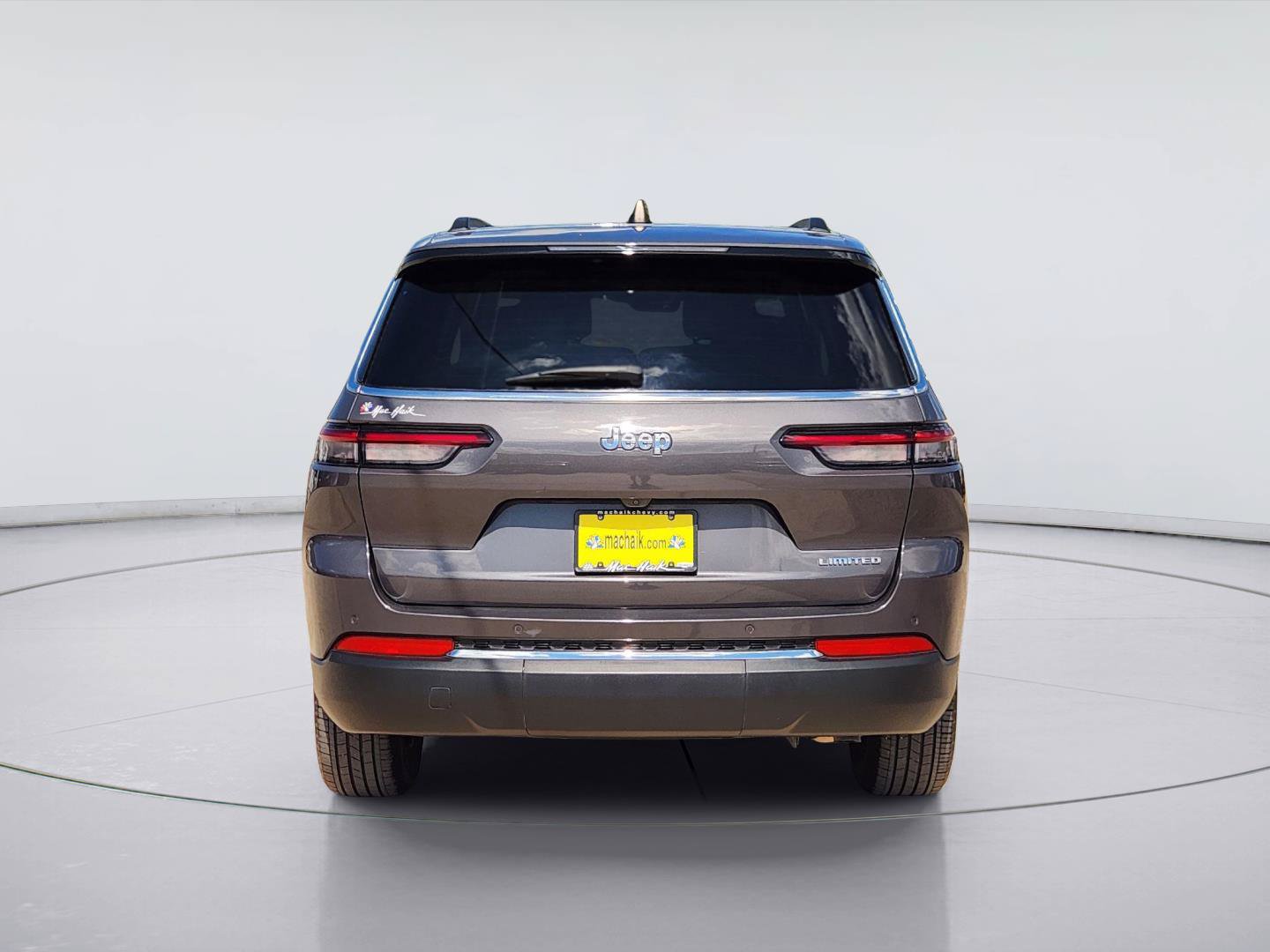 Used 2023 Jeep Grand Cherokee L Limited RWD image 6