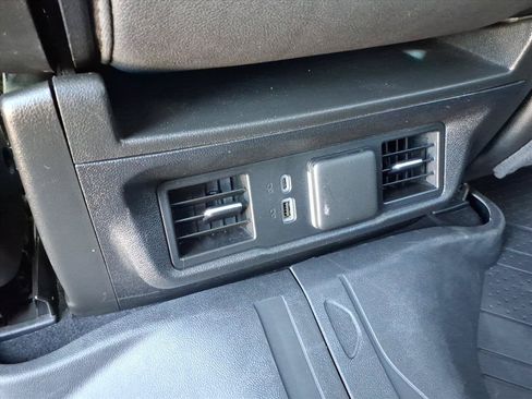 Used 2025 GMC Sierra 1500 SLT AWD/4WD image 16